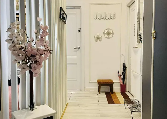 Happy Place Apartment